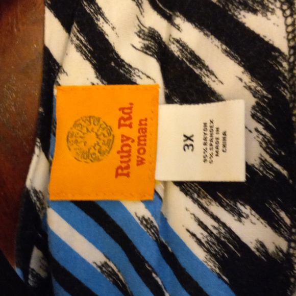 Ruby Rd. Top Size 3X - Picture 2 of 2